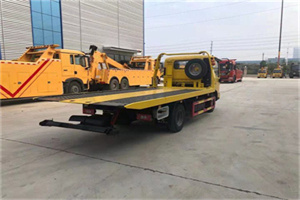 洋泾街非事故拖车