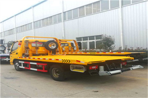 洋泾街附近拖车救援搭电